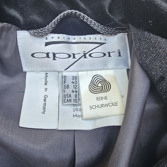 Apriori Wool and Viscose Riding Style Jacket with Bows on Pockets, Size Medium - Picture 7 of 9
